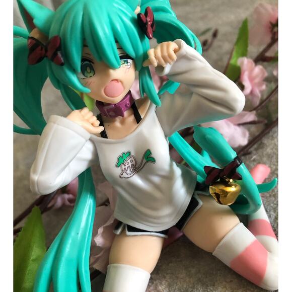 Anime Hatsune Miku Desktop Cute Action Figure T-Shirt Figurine Kawaii Cute - Picture 12 of 12